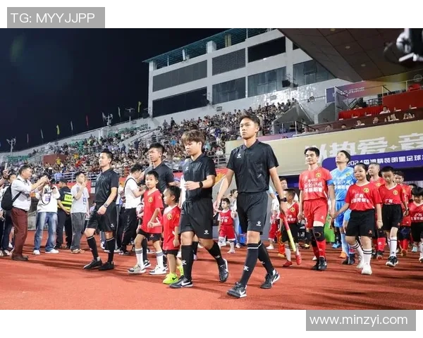 足球明星背后的趣事与传奇人生探秘之旅